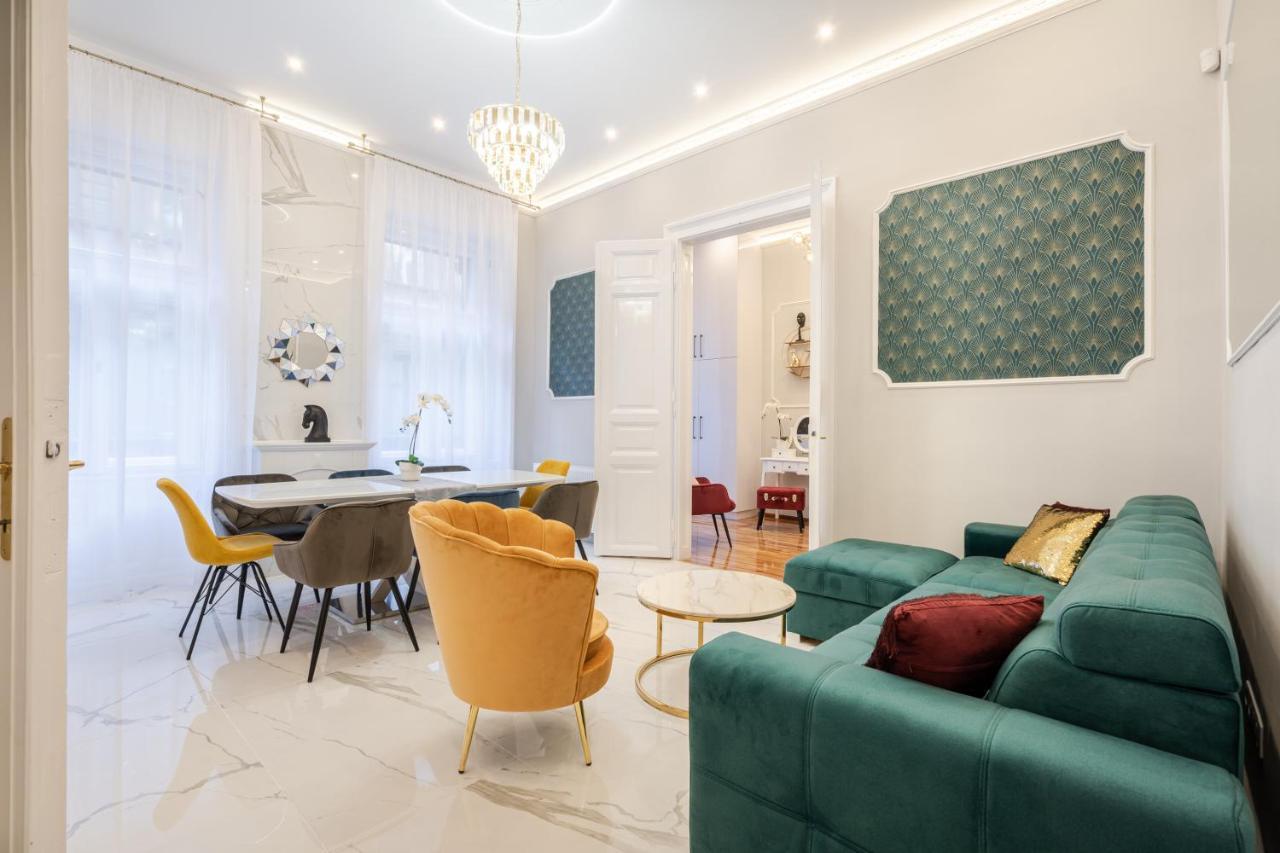 Premium Art Deco Apartment At Broadway // 4Bdr & 3Br Budapest Bagian luar foto