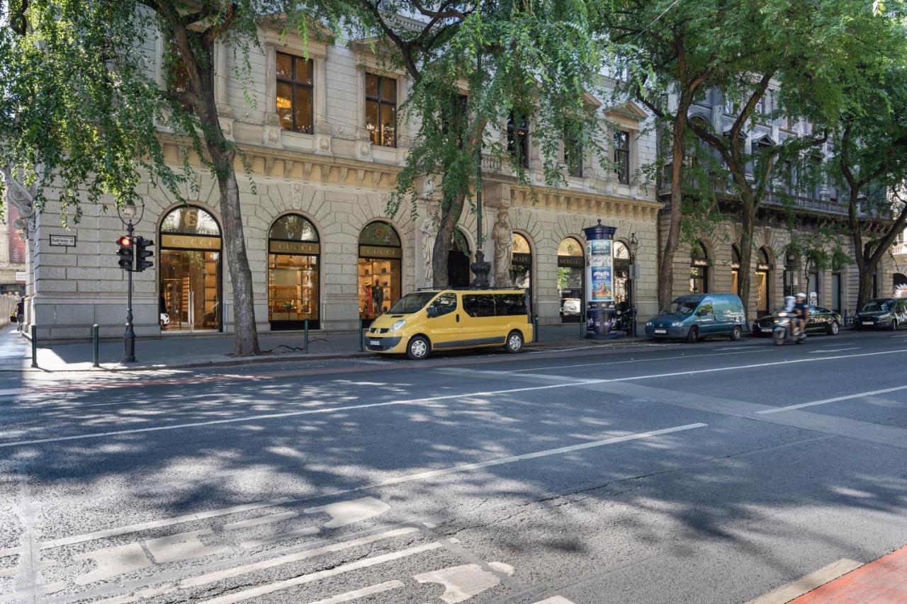 Premium Art Deco Apartment At Broadway // 4Bdr & 3Br Budapest Bagian luar foto