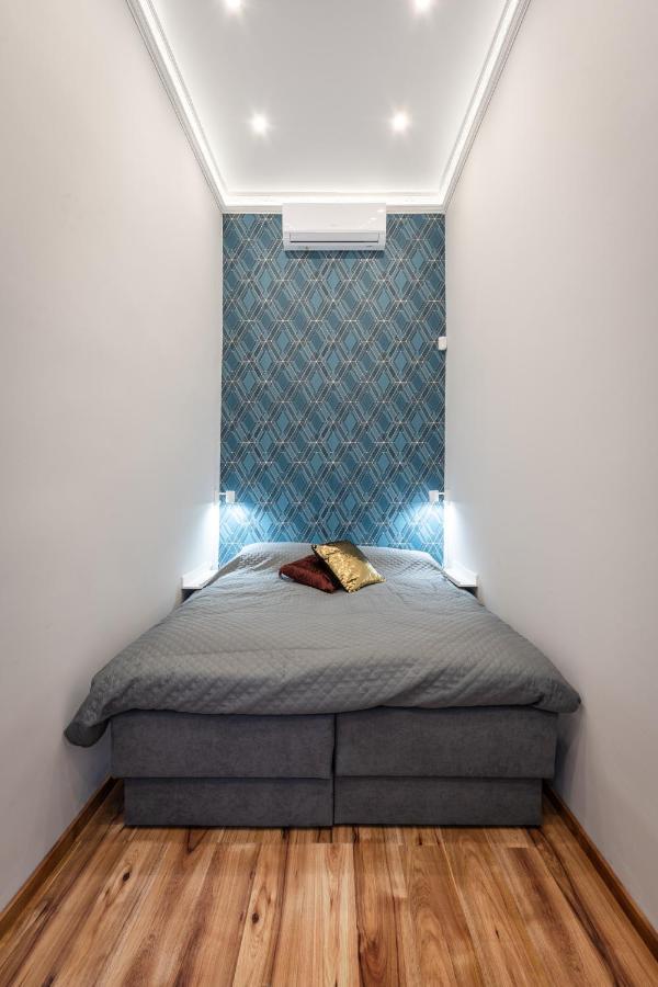 Premium Art Deco Apartment At Broadway // 4Bdr & 3Br Budapest Bagian luar foto