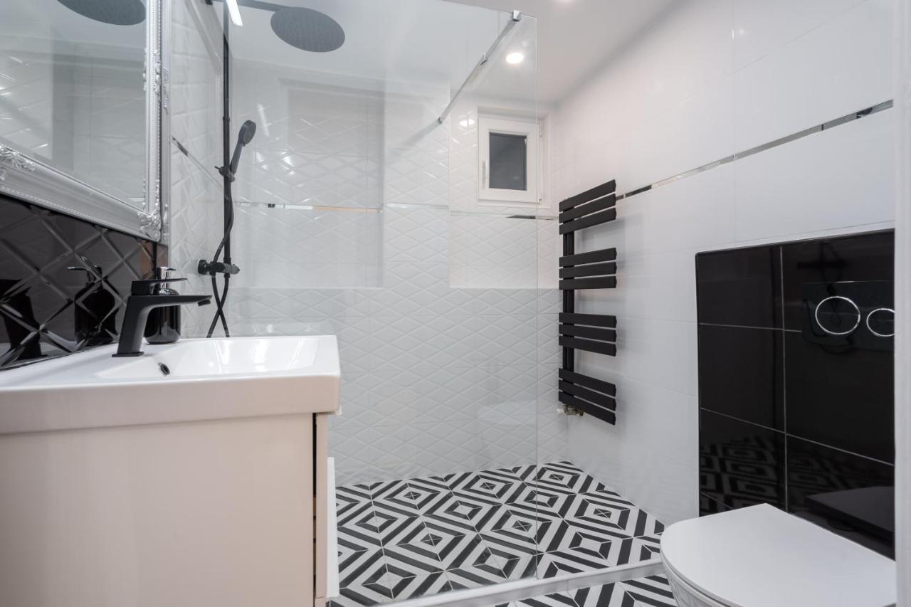Premium Art Deco Apartment At Broadway // 4Bdr & 3Br Budapest Bagian luar foto